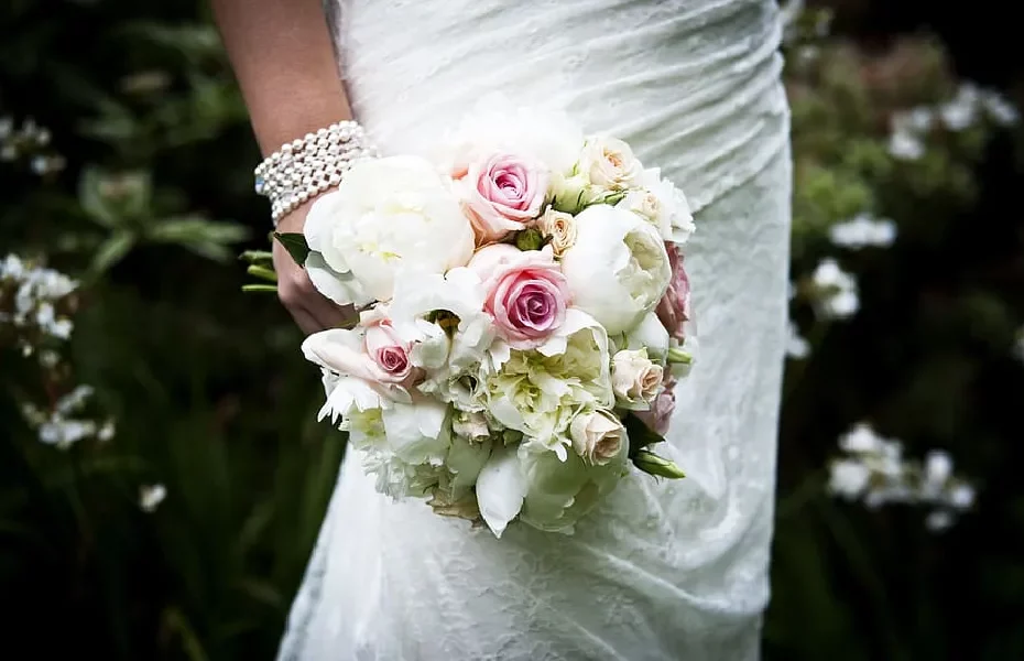 5 Conseils pour un Bouquet de Mariée Cascade Tombant Parfait