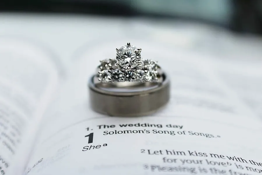 25 Chants de Louange pour Votre Cérémonie de Mariage: Enrichissez votre Jour Spécial Avec la Musique du Gospel!