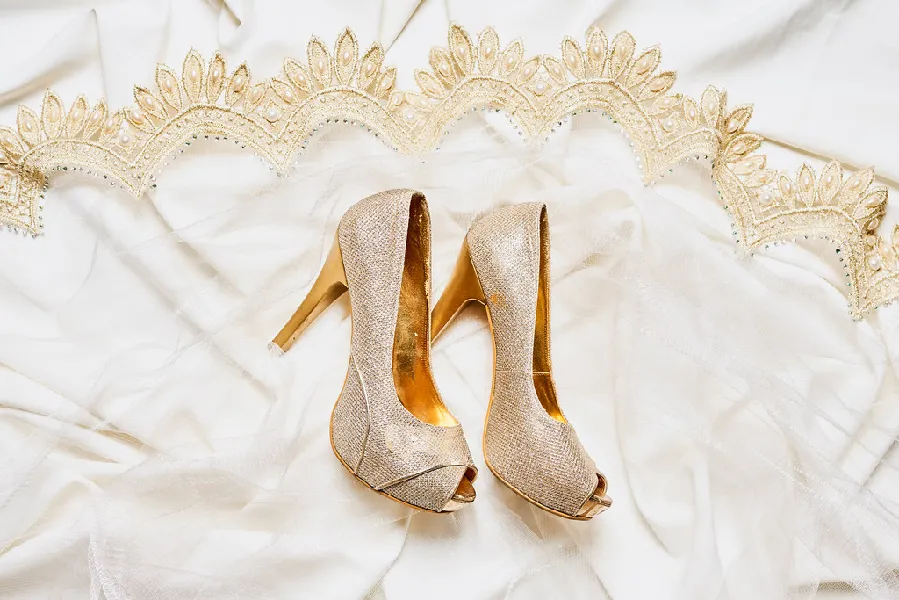 Chaussures de Mariée: Comment Compléter Votre Look avec des Chaussures Élégantes et Originales