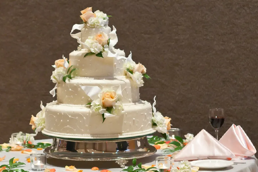 Le Gâteau Géode : Le Gâteau Parfait Pour Votre Mariage Spectaculaire!