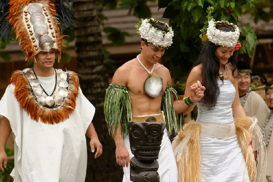 9 Rituels du Mariage Tahitien à Connaître Absolument !