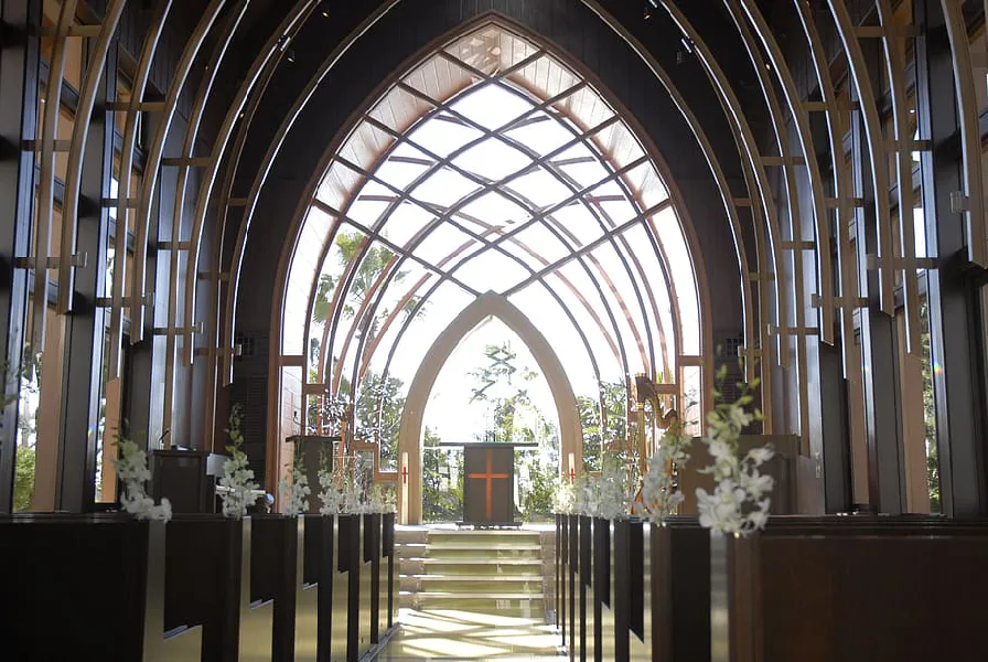 Les portes de l'église ouvertes à tous : Se marier à l'église sans être baptisé, découvrez les possibilités !